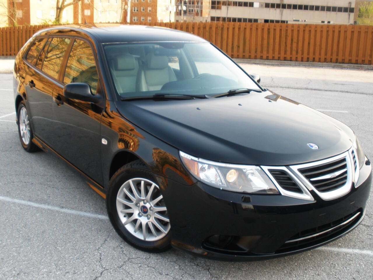 Used 2008 Saab 9-3 2.0T w/ Moonroof Package image 2