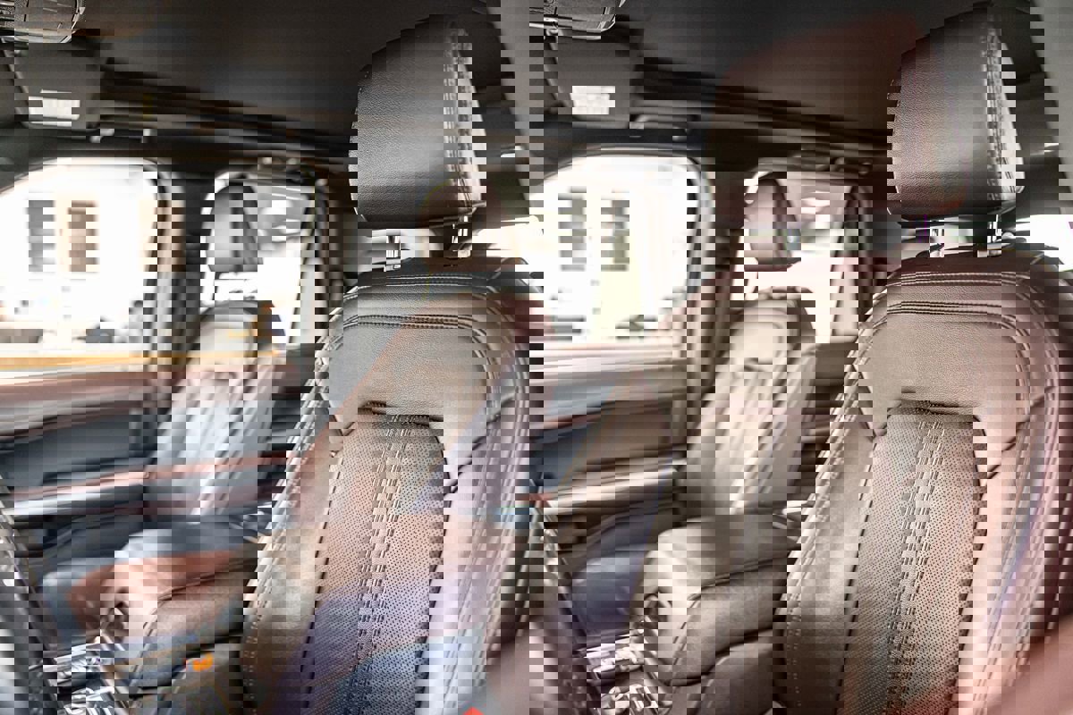 Used 2024 Ford Expedition Limited AWD/4WD image 18