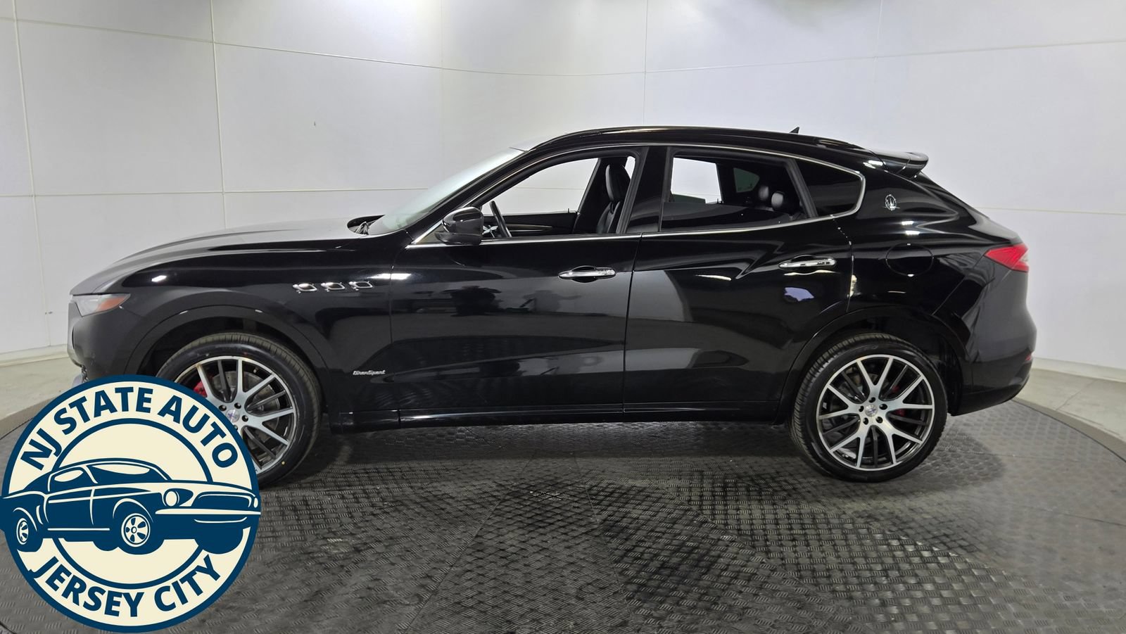 Used 2018 Maserati Levante S GranSport AWD/4WD image 4