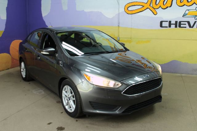 Used 2017 Ford Focus SE FWD image 2