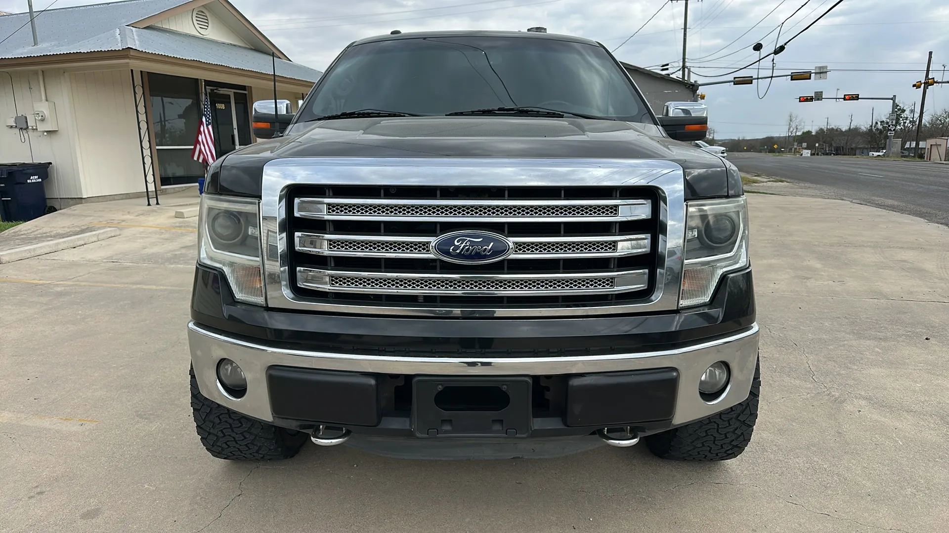 Used 2014 Ford F150 Lariat w/ Equipment Group 502A Luxury image 8