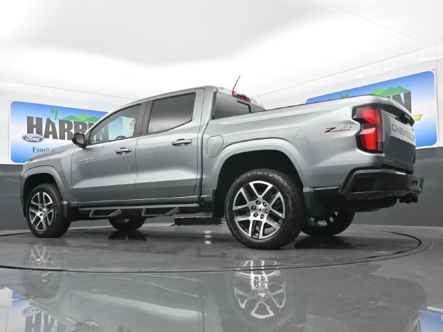 Used 2024 Chevrolet Colorado Z71 w/ Z71 Convenience Package 2 AWD/4WD image 19