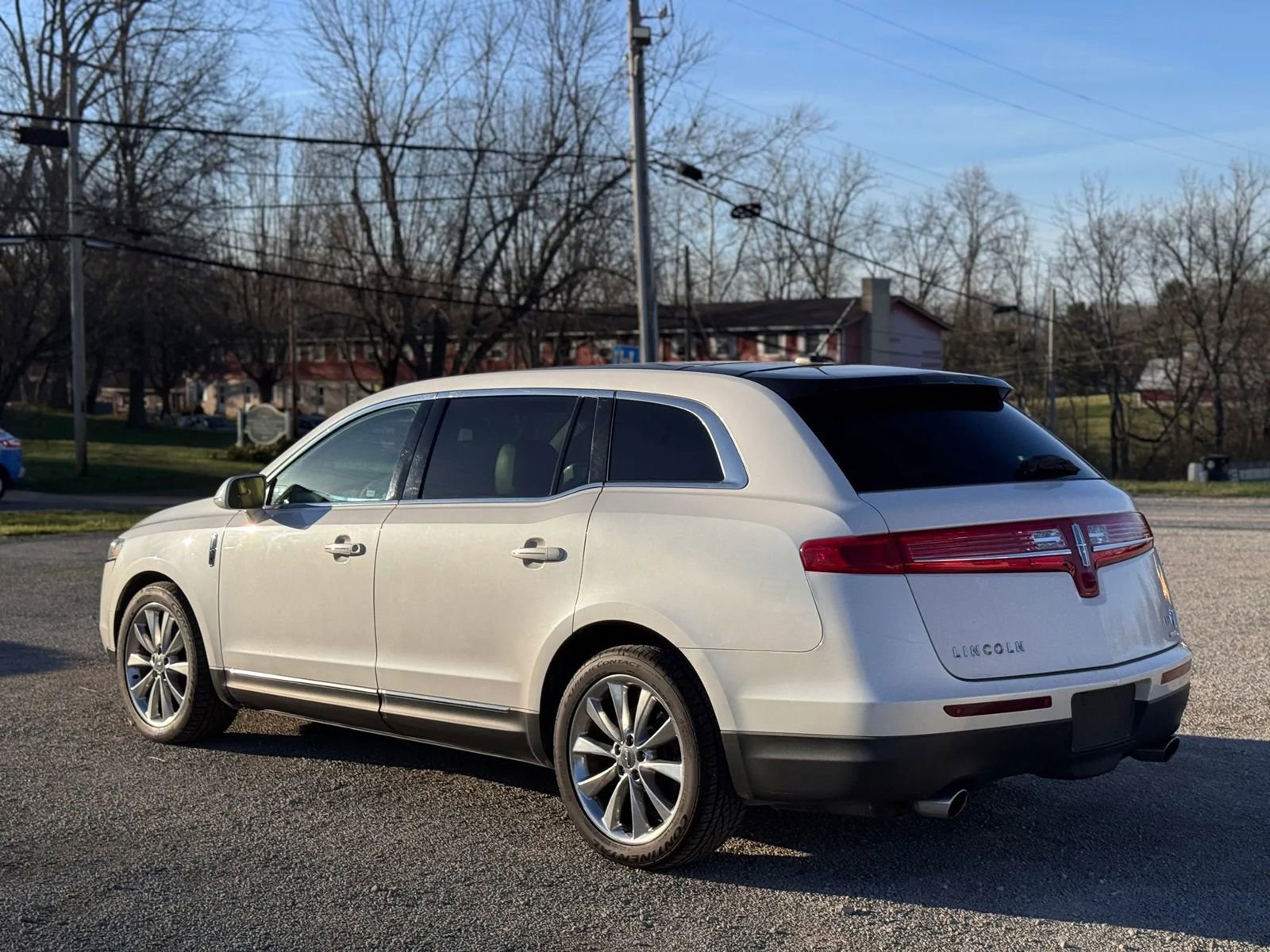 Used 2012 Lincoln MKT AWD image 7