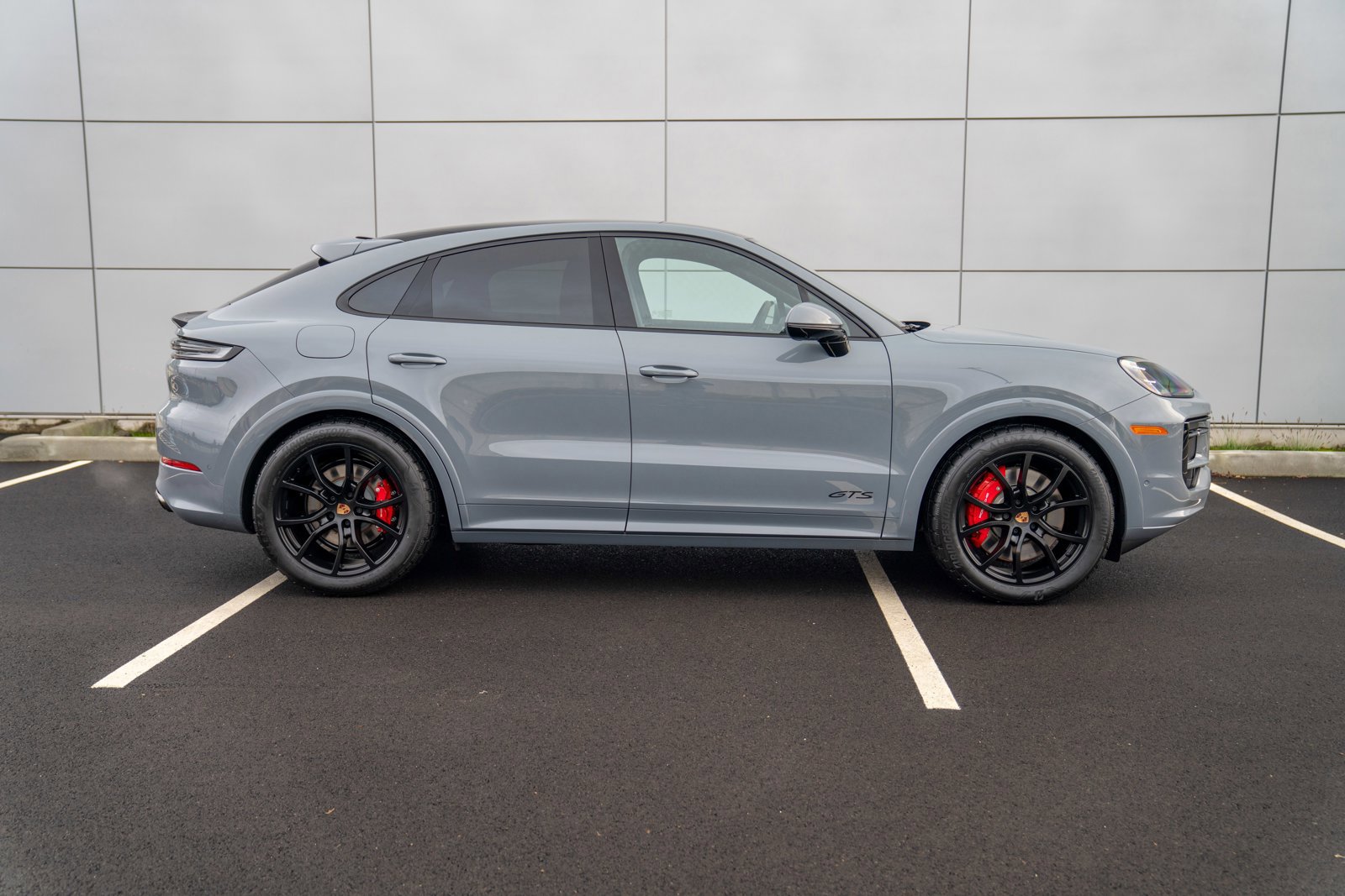 New 2026 Porsche Cayenne GTS image 8