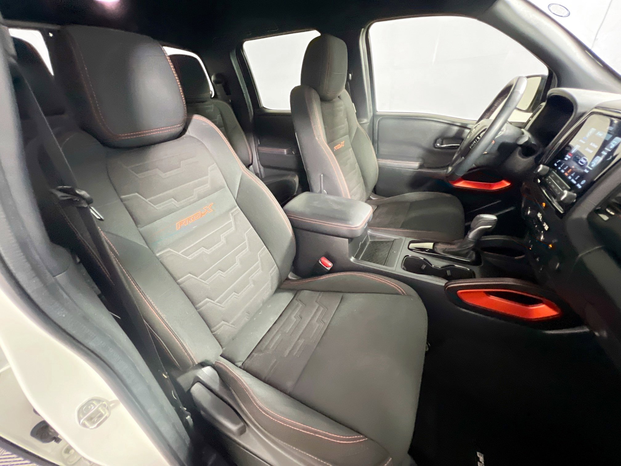 Used 2022 Nissan Frontier Pro-X image 31