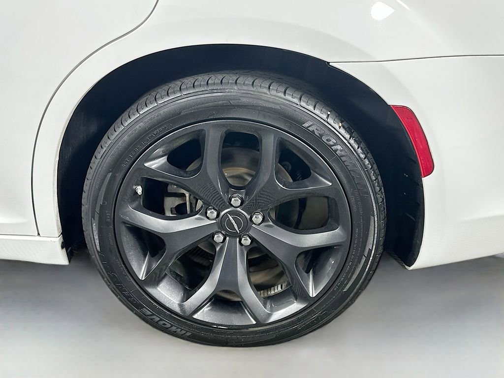 Used 2022 Chrysler 300 S image 33