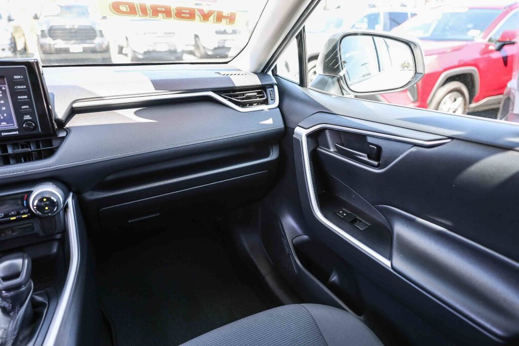 Certified 2021 Toyota RAV4 LE AWD/4WD image 6