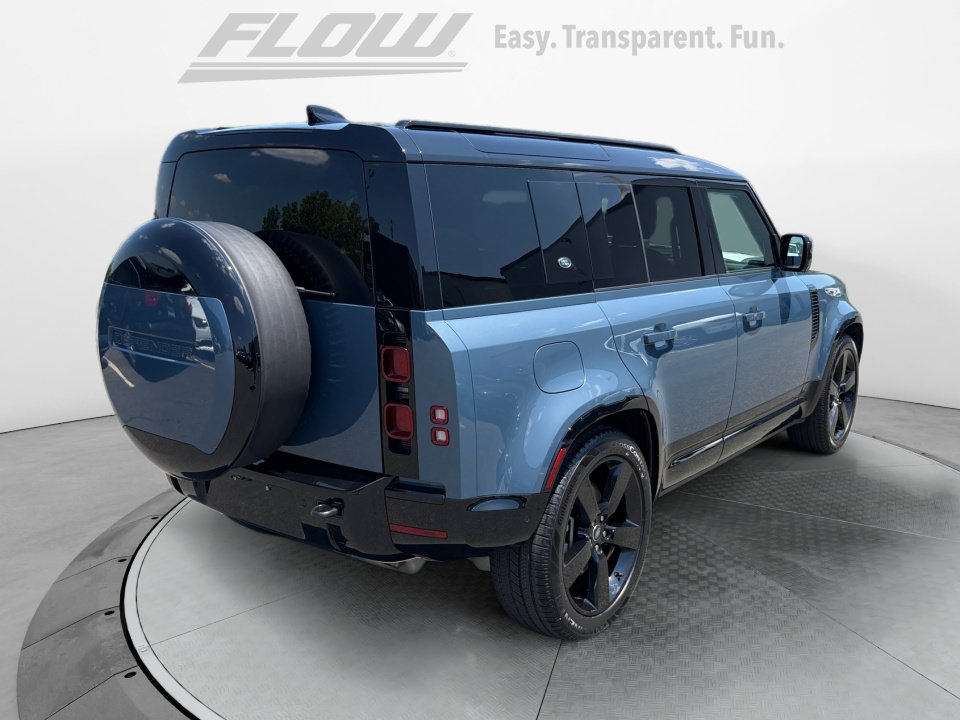 Used 2024 Land Rover Defender 110 X-Dynamic SE AWD/4WD image 9