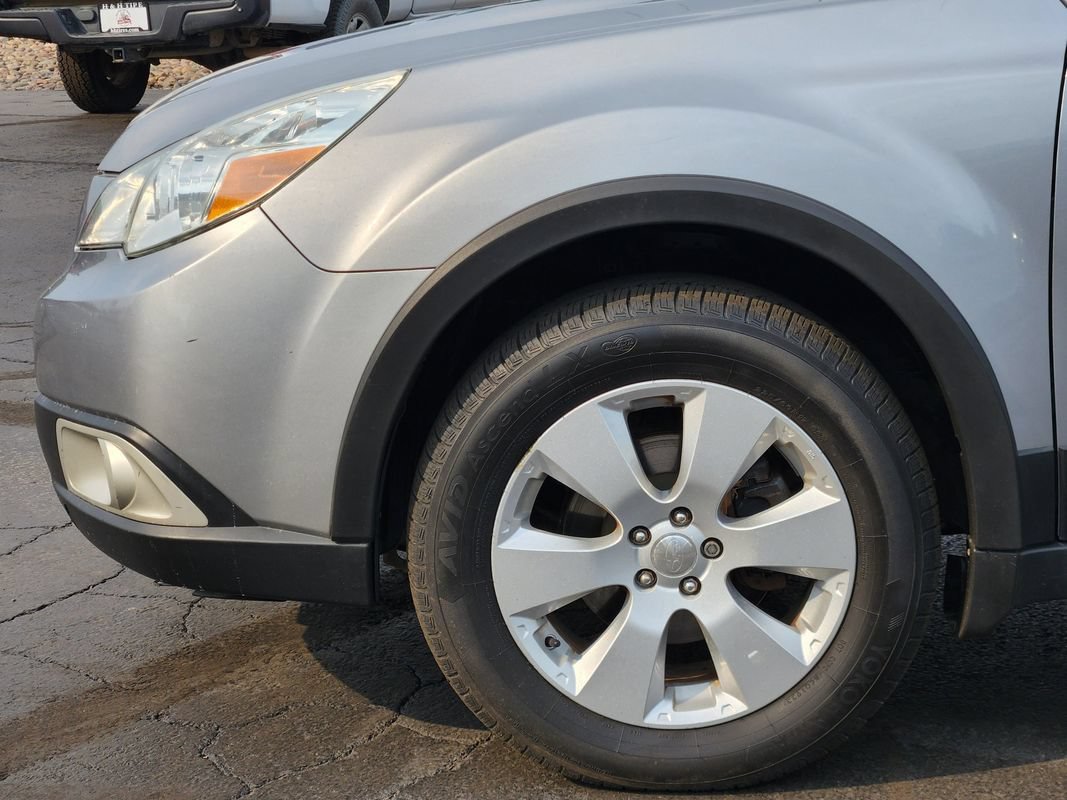 Used 2011 Subaru Outback 2.5i Limited w/ PWR Moonroof Pkg AWD/4WD image 11