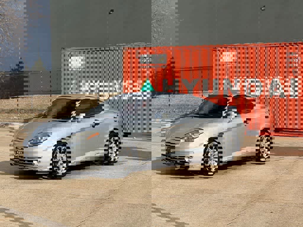 Used 2008 Hyundai Tiburon GT image 3