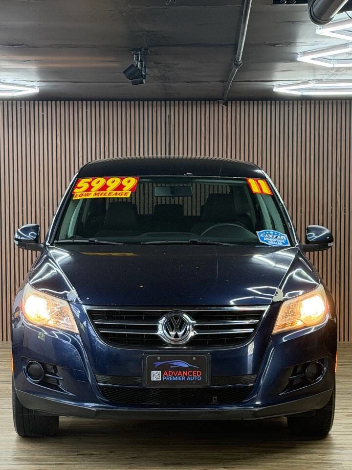 Used 2011 Volkswagen Tiguan SE FWD image 2