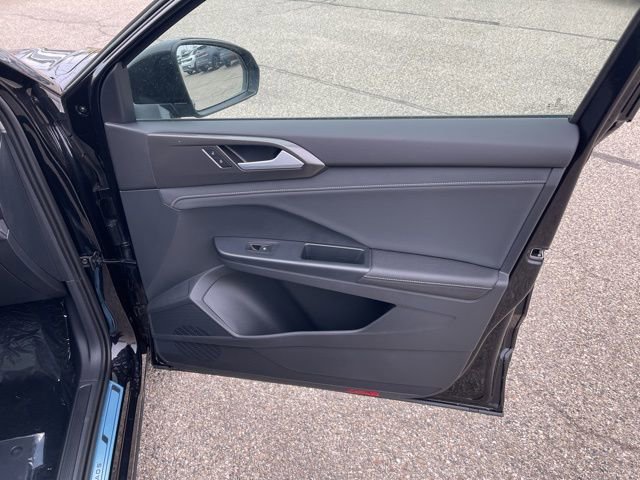 Used 2025 Volkswagen Taos SE image 15