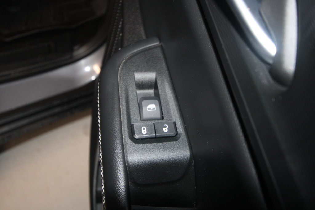 Used 2024 Jeep Grand Cherokee Altitude AWD/4WD image 26