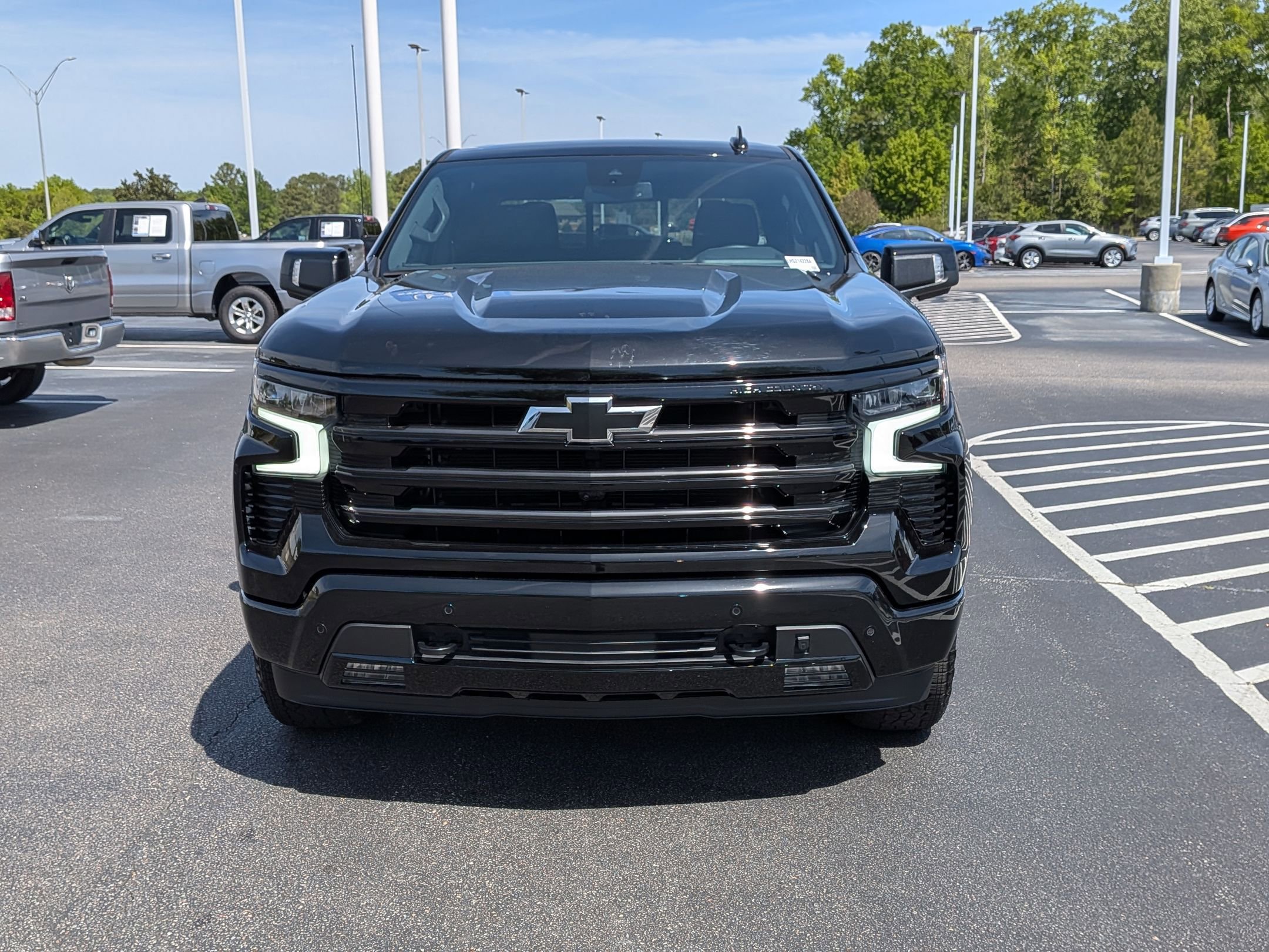 Used 2025 Chevrolet Silverado 1500 High Country w/ Midnight Edition image 8