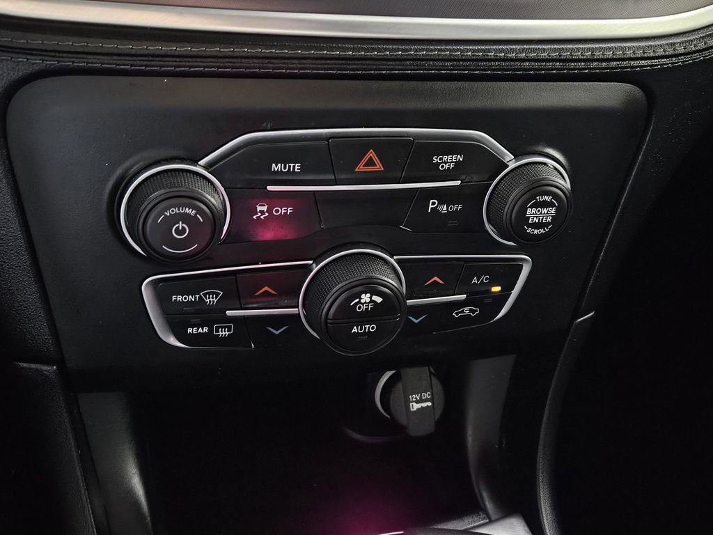 Used 2019 Dodge Charger SXT w/ Plus Group RWD image 13