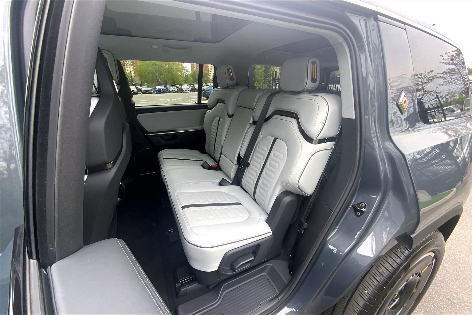 Used 2025 Rivian R1S Adventure AWD/4WD image 20