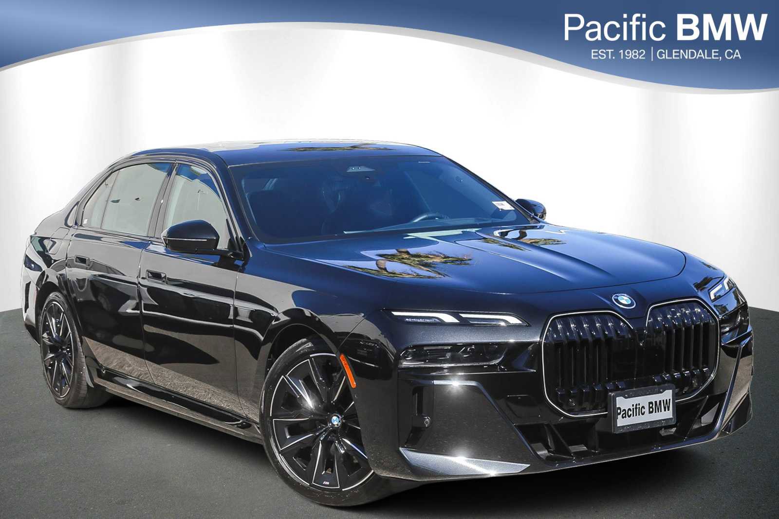 Used 2026 BMW 750e xDrive 750e xDrive w/ Premium Package image 1