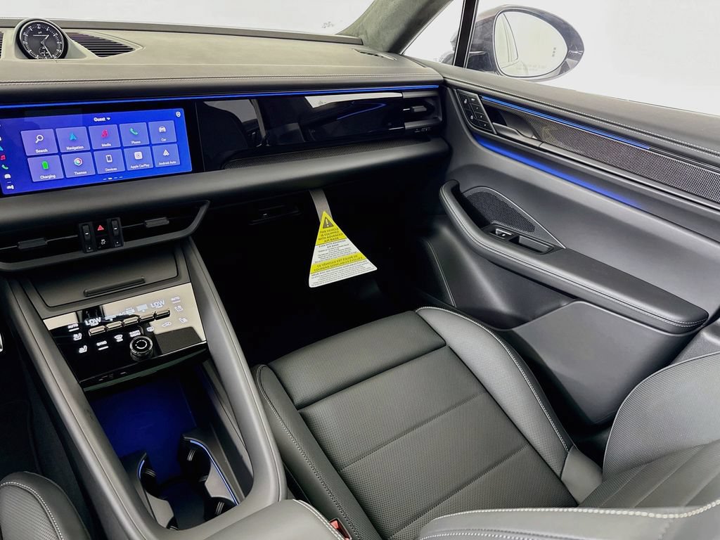 Certified 2025 Porsche Macan Turbo Electric AWD/4WD image 26