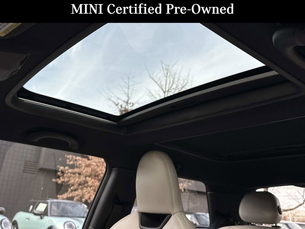 Used 2025 MINI Cooper 2-Door Hardtop image 22