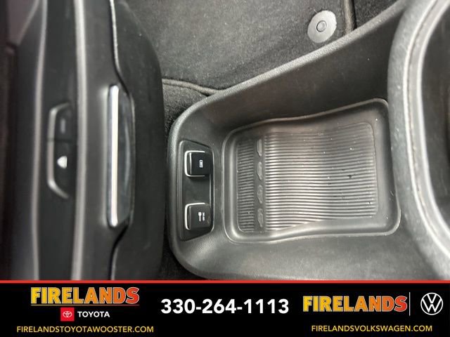 Used 2018 Chrysler Pacifica Limited image 23