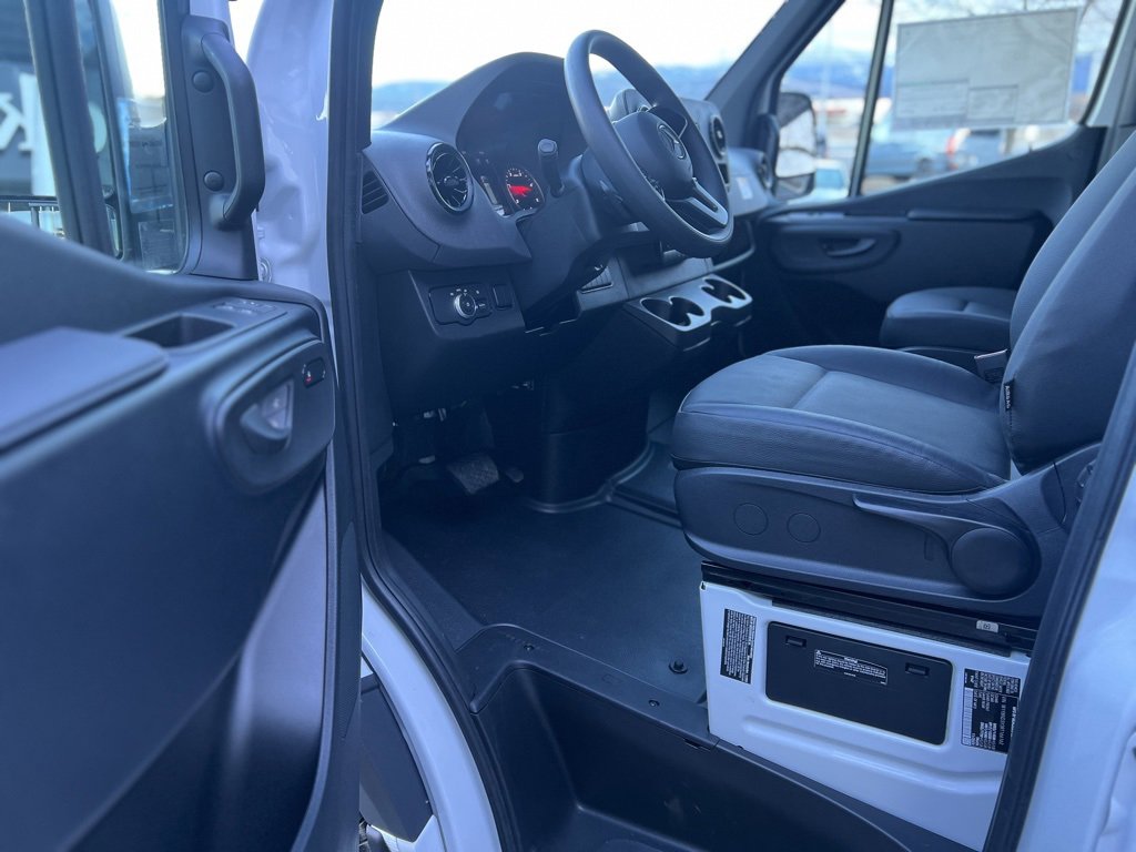 Used 2024 Mercedes-Benz Sprinter 3500 image 23