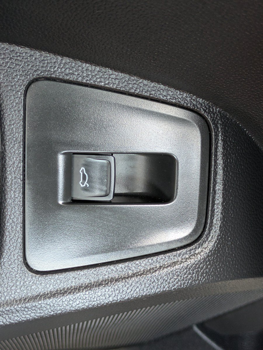 Used 2024 Volkswagen Tiguan SE R-Line FWD image 20
