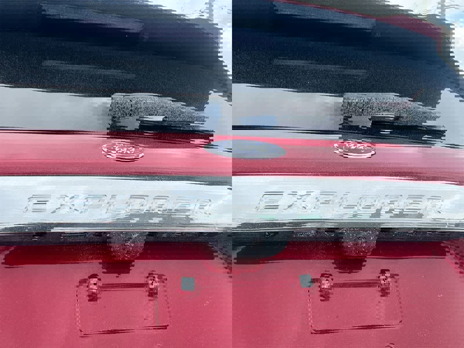 Used 2020 Ford Explorer XLT w/ Equipment Group 202A image 12