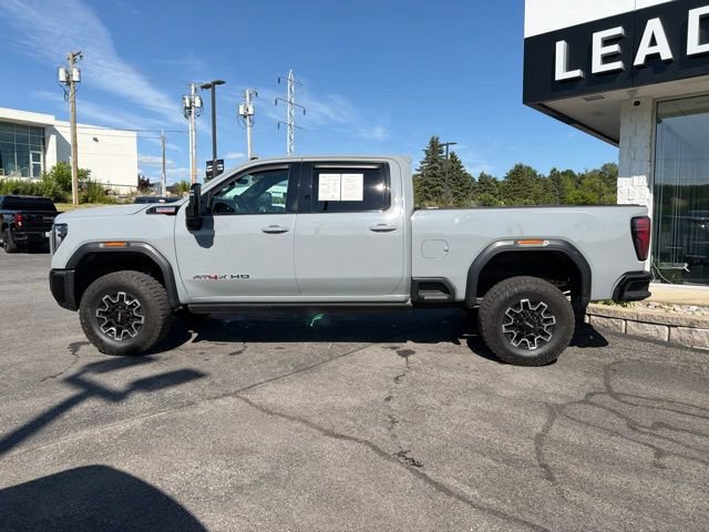 Used 2025 GMC Sierra 2500 AT4X AWD/4WD image 2