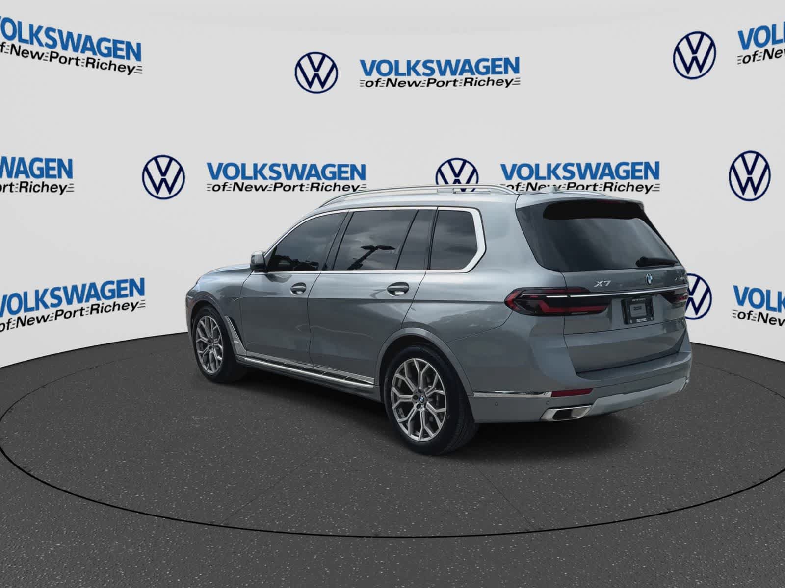 Used 2024 BMW X7 xDrive40i AWD/4WD image 6