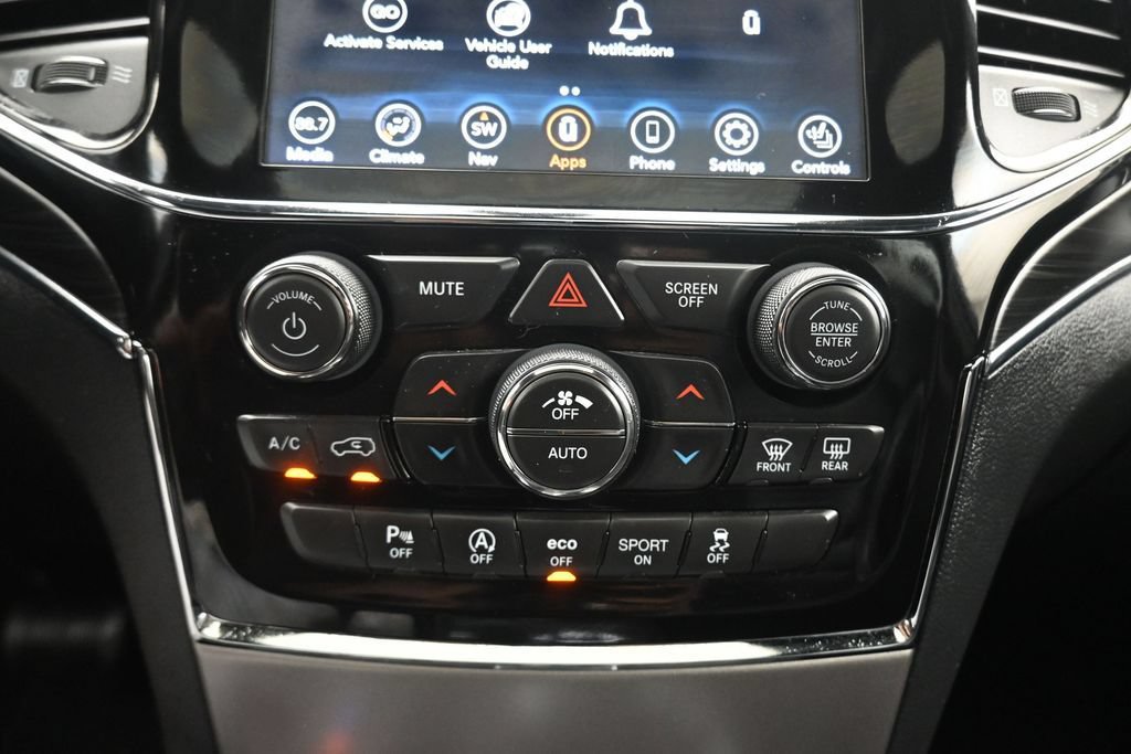 Used 2020 Jeep Grand Cherokee Limited AWD/4WD image 21