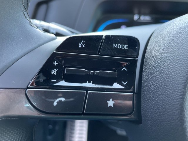 Used 2025 Hyundai Elantra Sport image 18