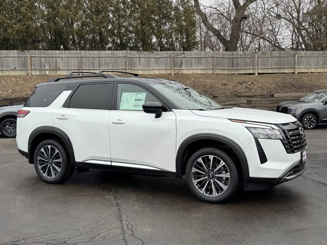 New 2026 Nissan Pathfinder Platinum w/ Cargo Package image 7