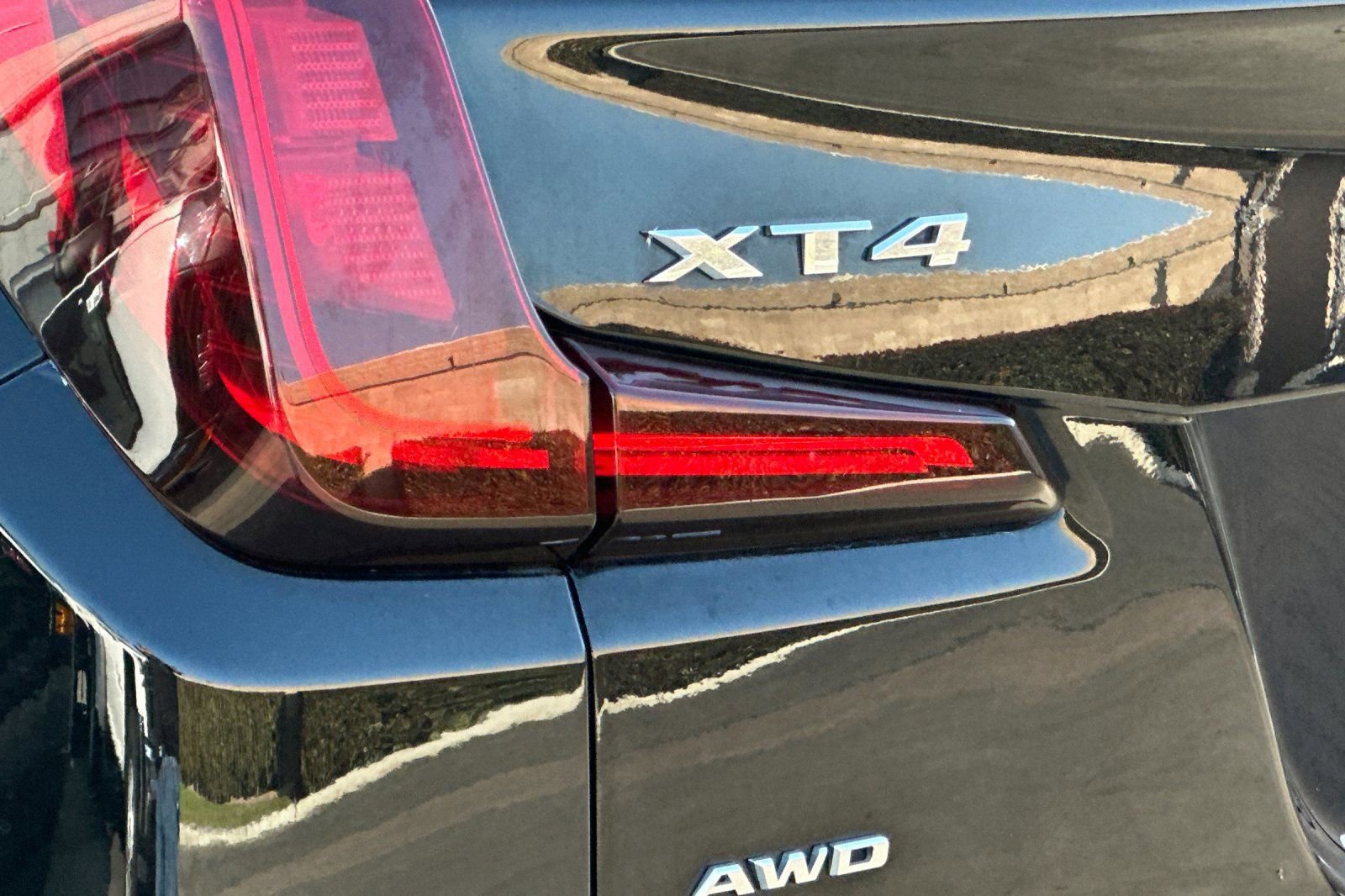 Used 2020 Cadillac XT4 Premium Luxury w/ Driver Awareness Package image 29