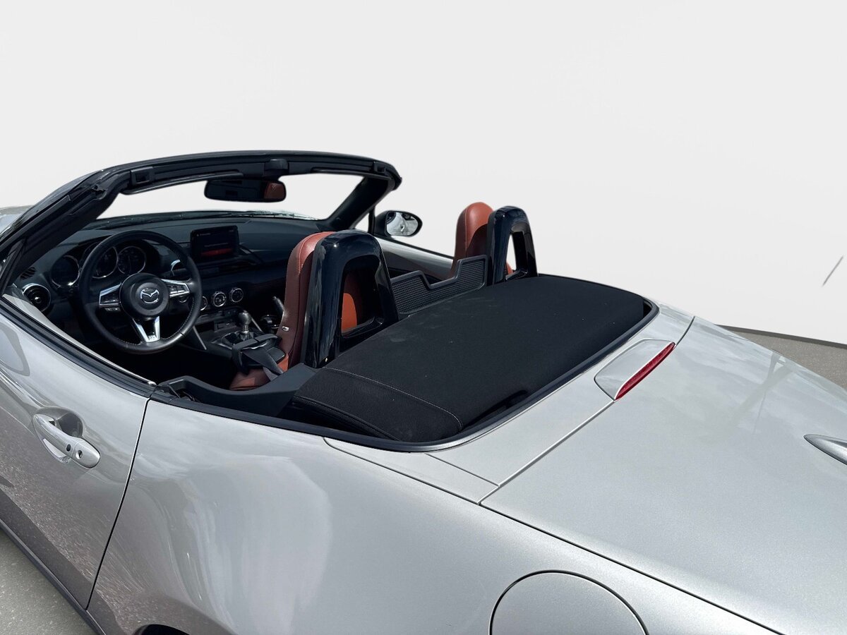 Used 2023 MAZDA MX-5 Miata Grand Touring RWD image 9