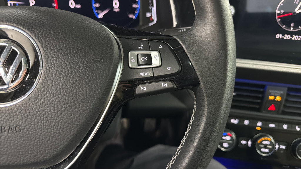 Certified 2021 Volkswagen Jetta SEL Premium image 24