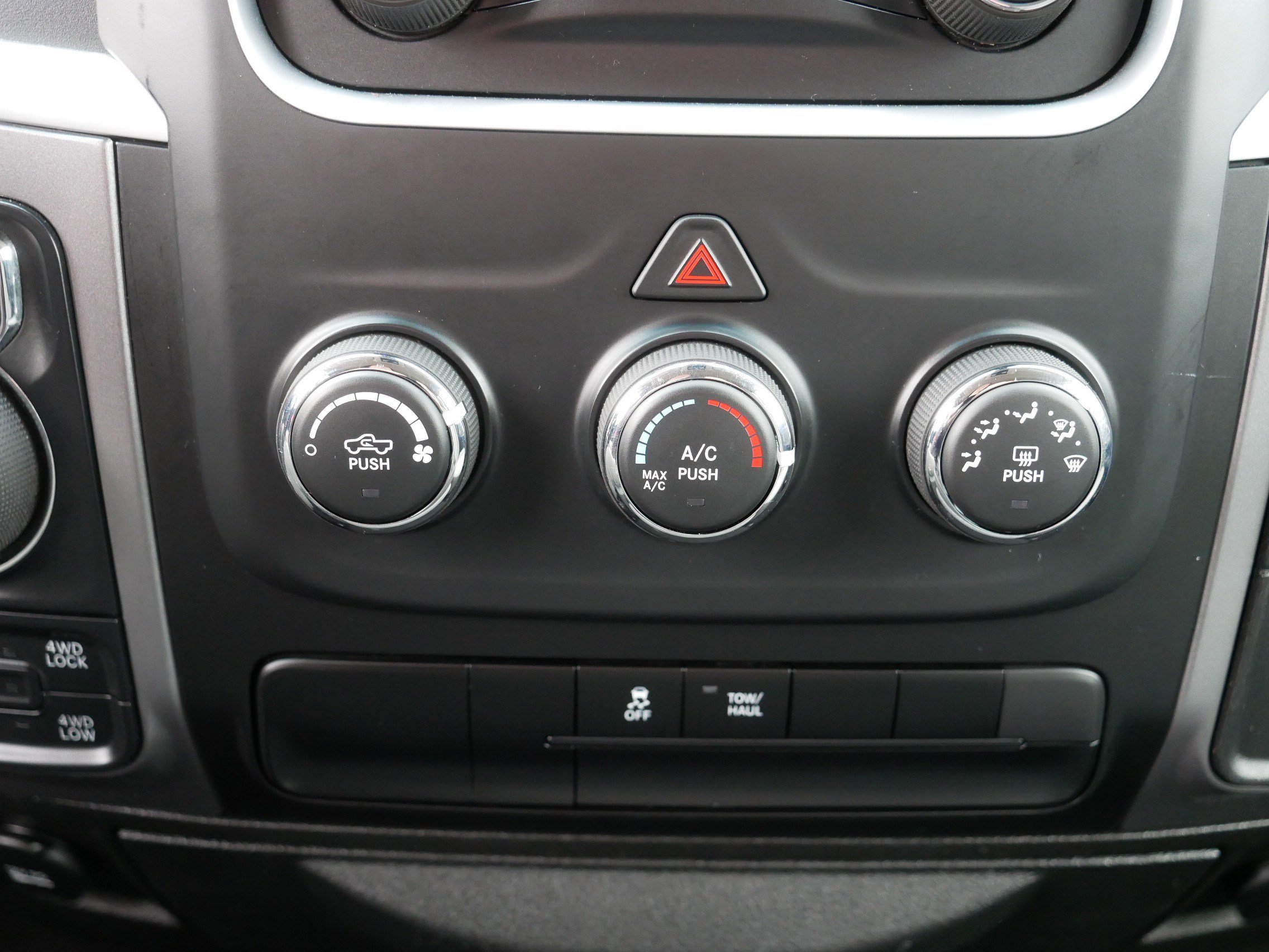 Certified 2024 RAM 1500 Classic SLT image 23