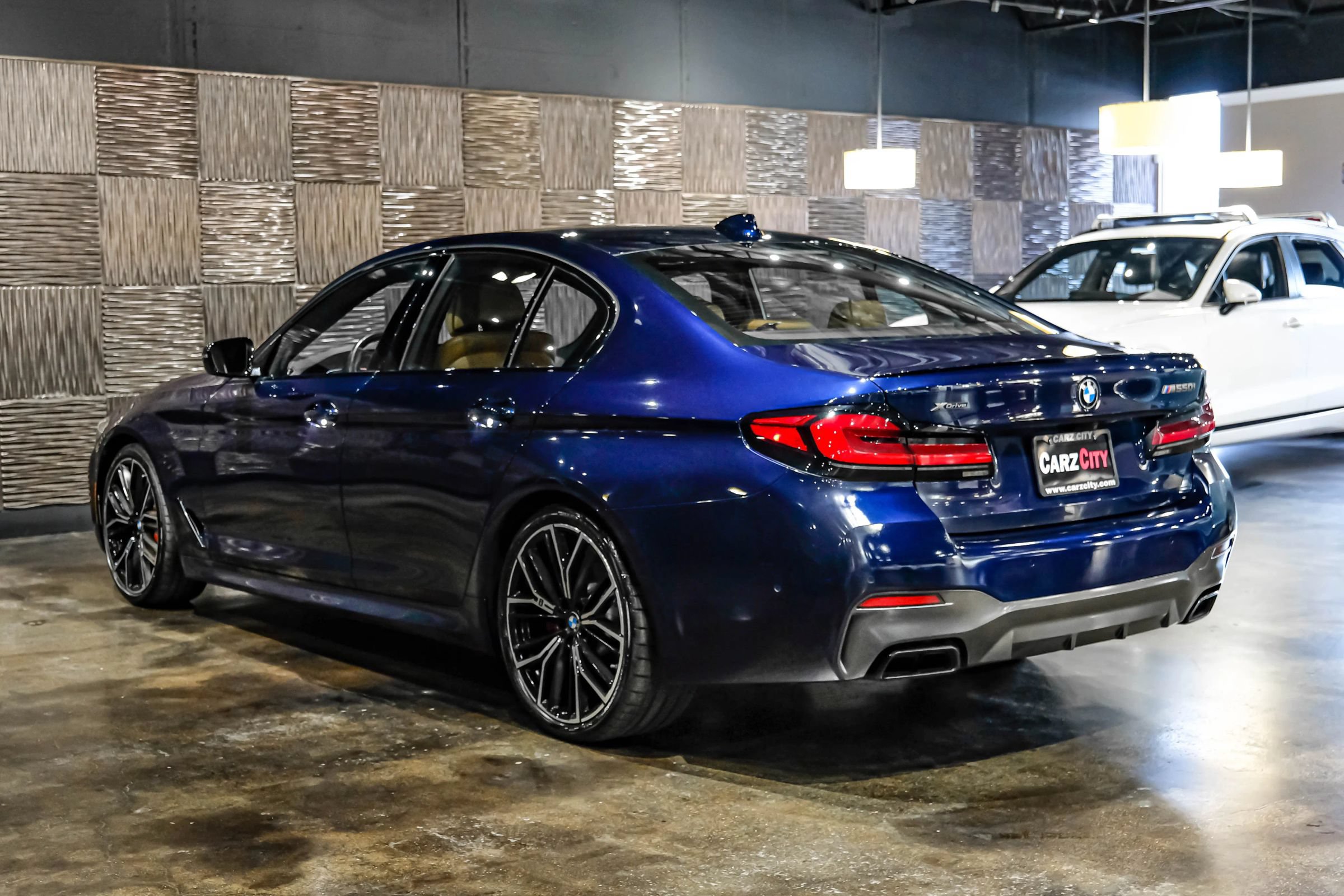 Used 2023 BMW M550i xDrive w/ Parking Assistance Package AWD/4WD image 10
