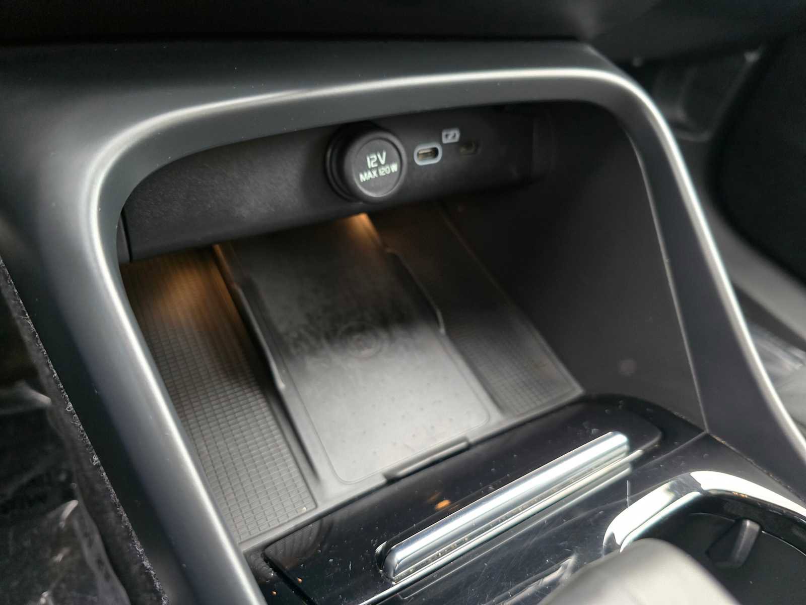 Certified 2023 Volvo C40 P8 Recharge Ultimate image 34