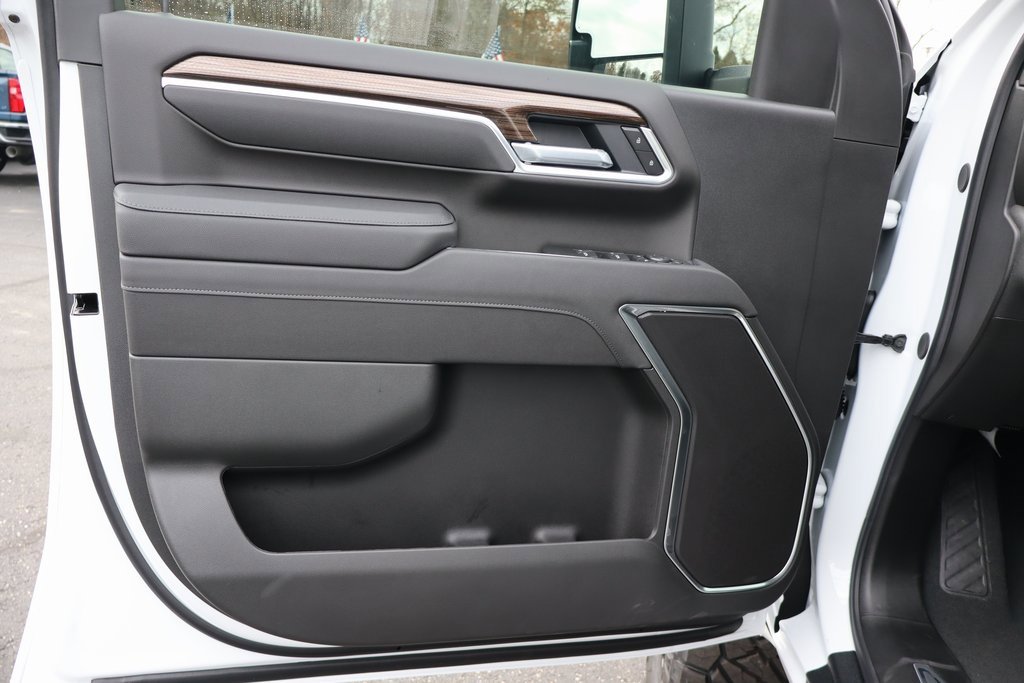 New 2026 Chevrolet Silverado 2500 LT w/ Trail Boss Package image 6