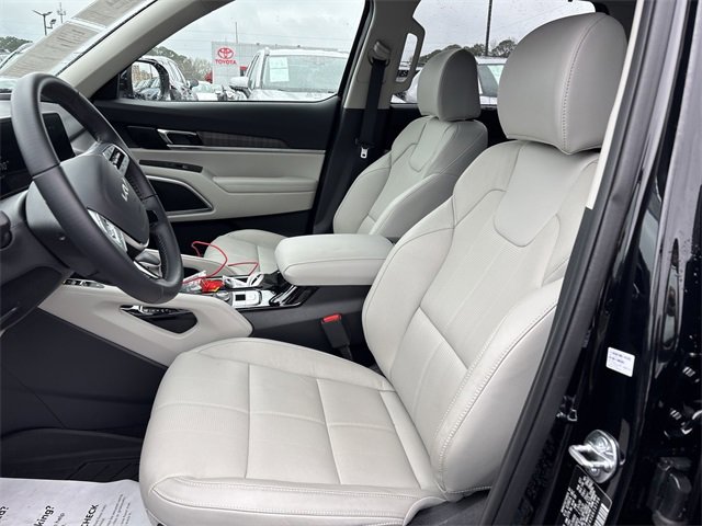 Used 2025 Kia Telluride EX image 12