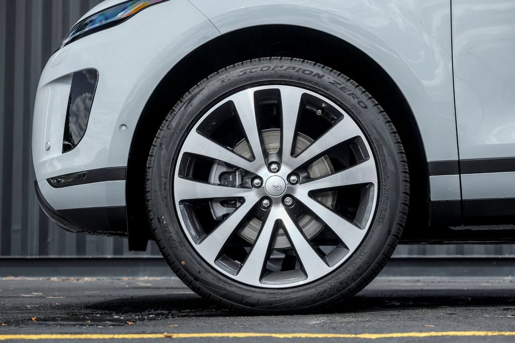New 2026 Land Rover Range Rover Evoque S AWD/4WD image 4