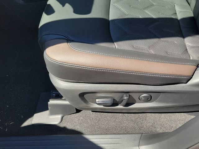 New 2026 Nissan Pathfinder Platinum AWD/4WD image 12