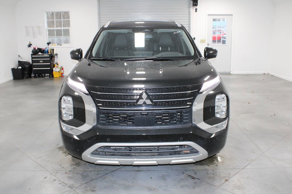 Used 2024 Mitsubishi Outlander SEL image 3