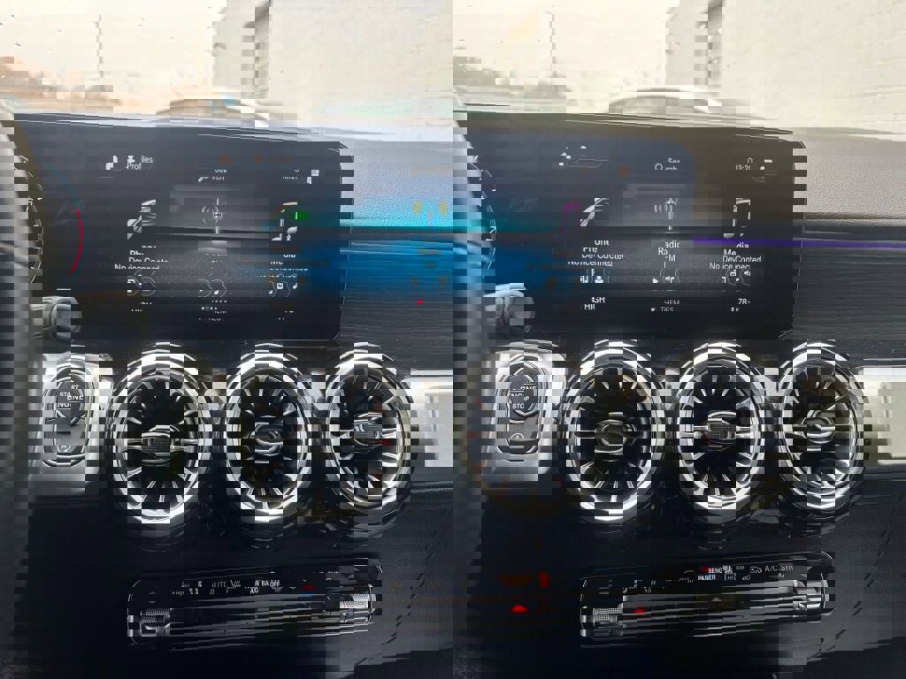 Certified 2023 Mercedes-Benz GLB 250 4MATIC image 20