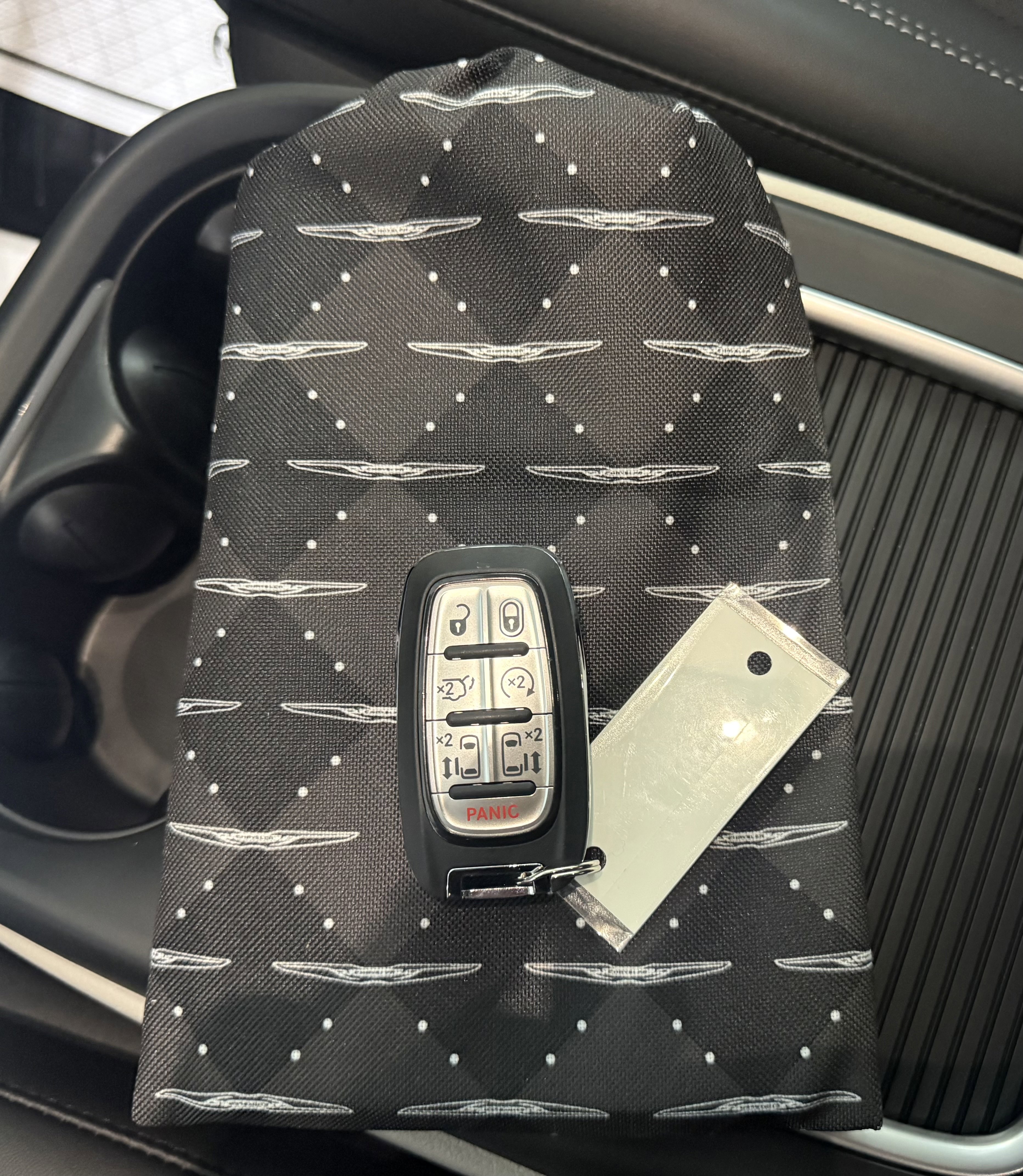 Used 2024 Chrysler Pacifica Touring-L image 20