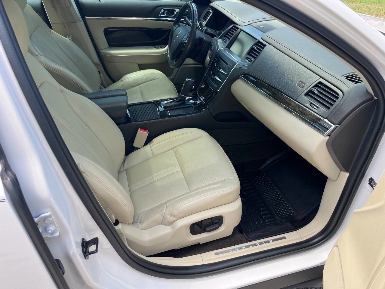 Used 2014 Lincoln MKS AWD w/ Equipment Group 201A image 20