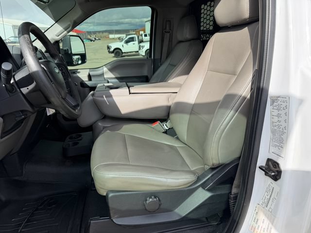 Used 2017 Ford F550 4x4 Regular Cab Super Duty image 21