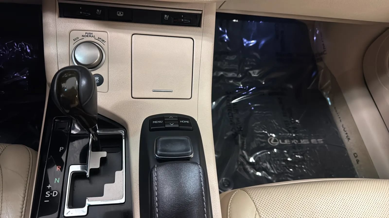 Used 2015 Lexus ES 350 w/ Luxury Package FWD image 12