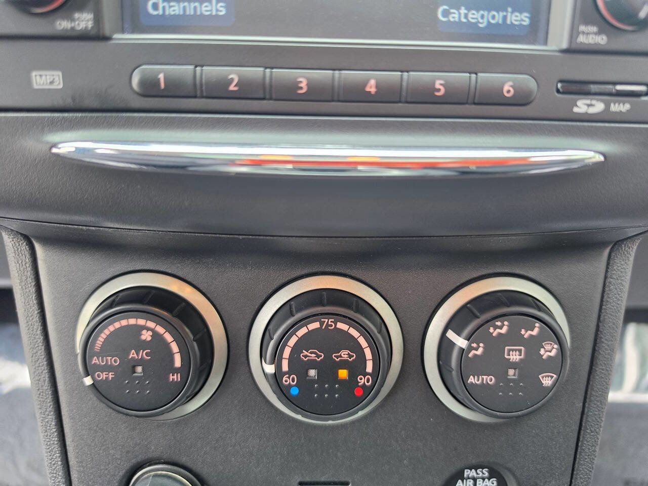Used 2013 Nissan Rogue SV w/ Premium Pkg FWD image 39