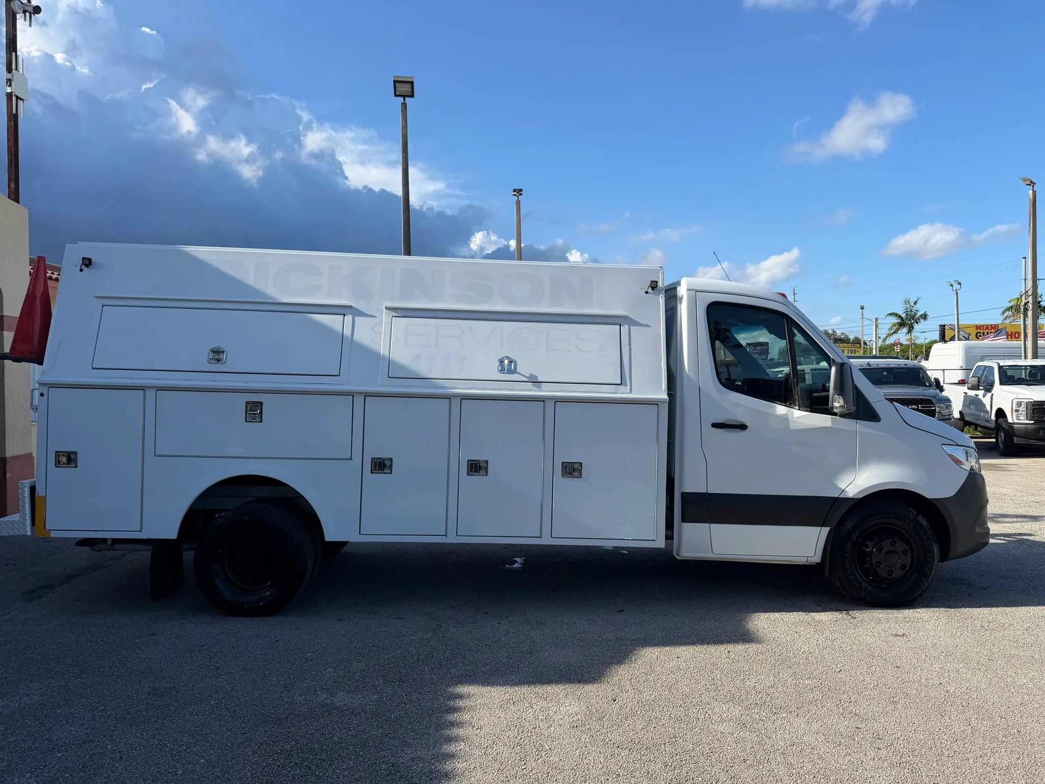 Used 2019 Freightliner Sprinter 3500 w/ Premium Package RWD image 9